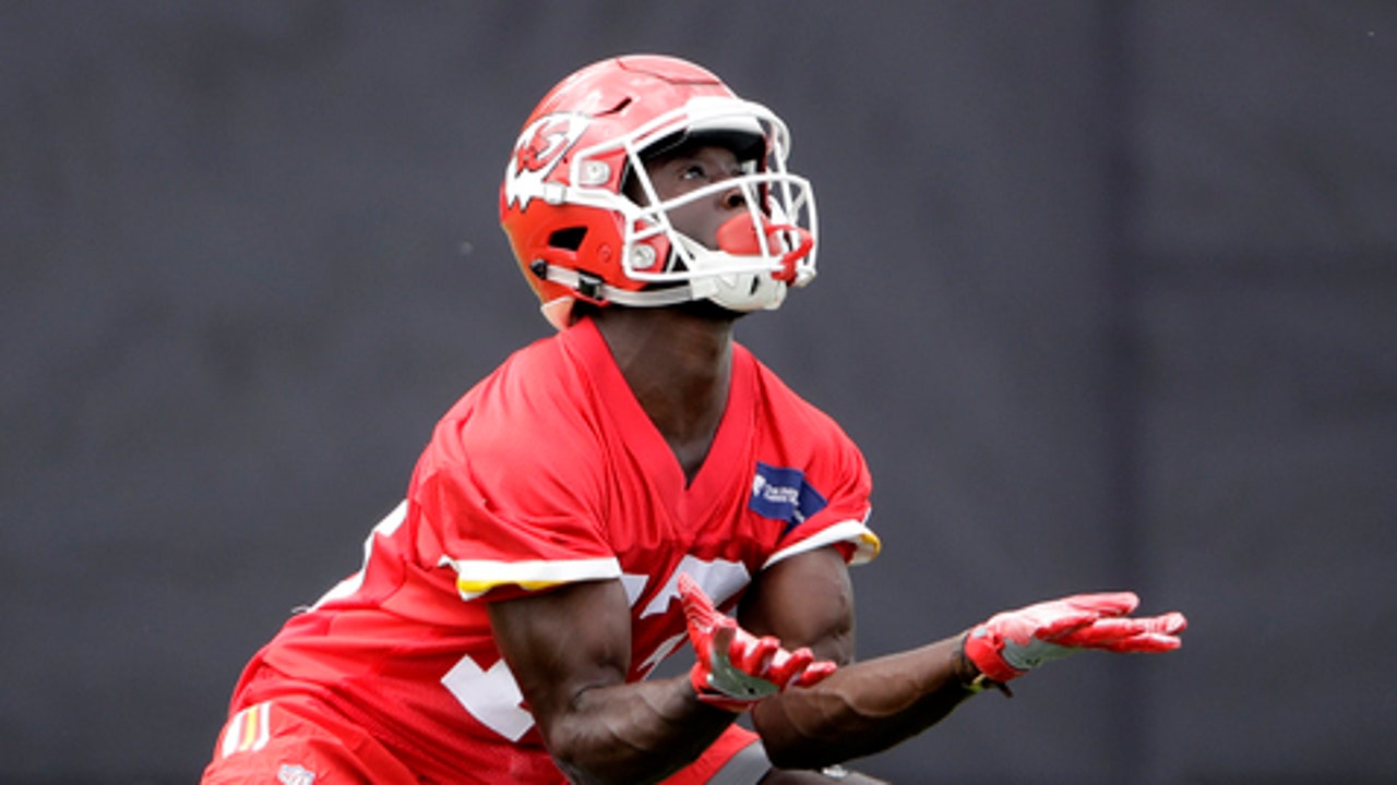With Maclin out, Chiefs look to fill new wide receiver roles